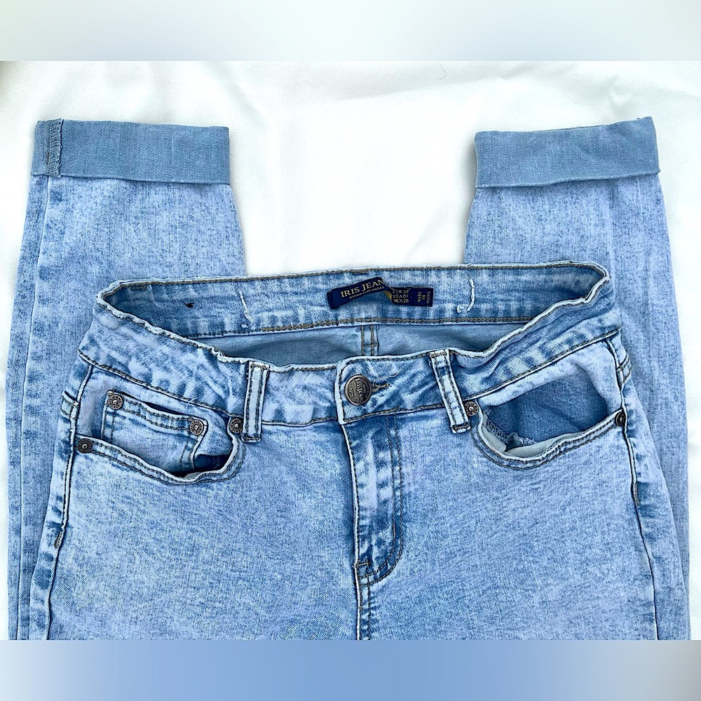 Junior’s light stonewash denim ankle jeans, size 7